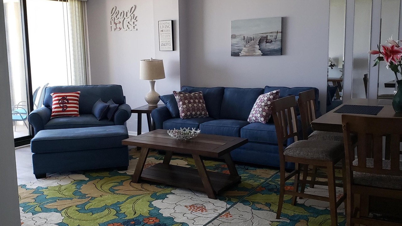 Photo of Livingroom in South Harbor Island