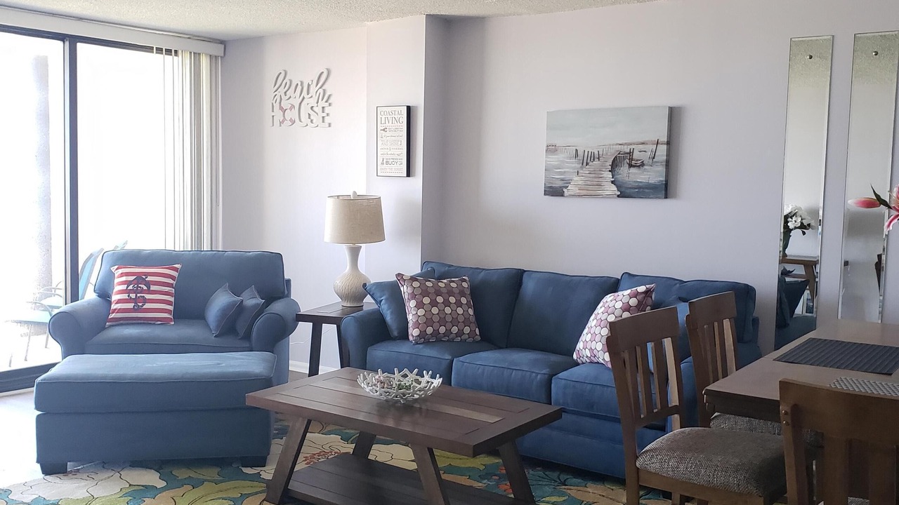Photo of Livingroom in South Harbor Island