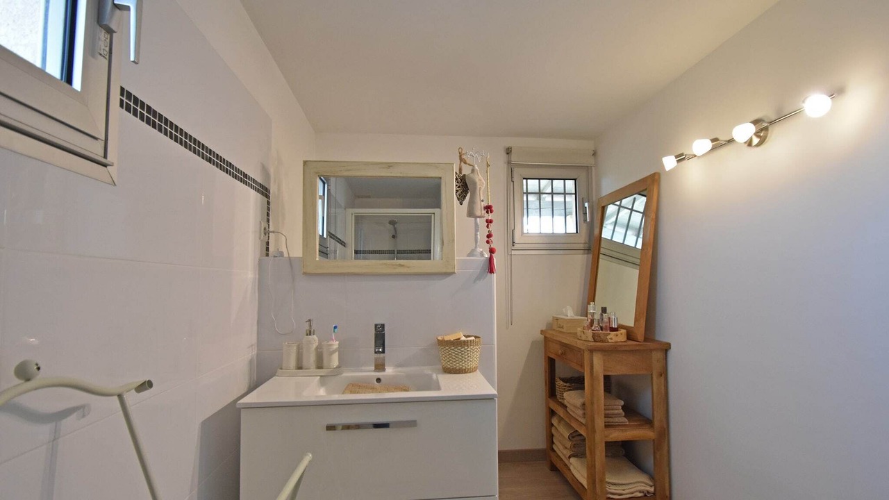Photo of Bathroom in Saint-Quentin-la-Poterie