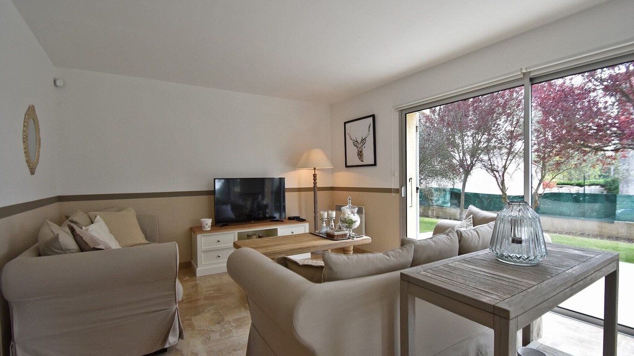Photo of Livingroom in Saint-Quentin-la-Poterie