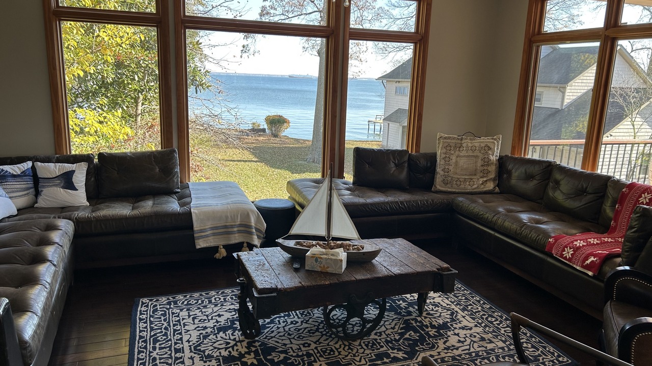 Photo of Livingroom in Arundel on the Bay