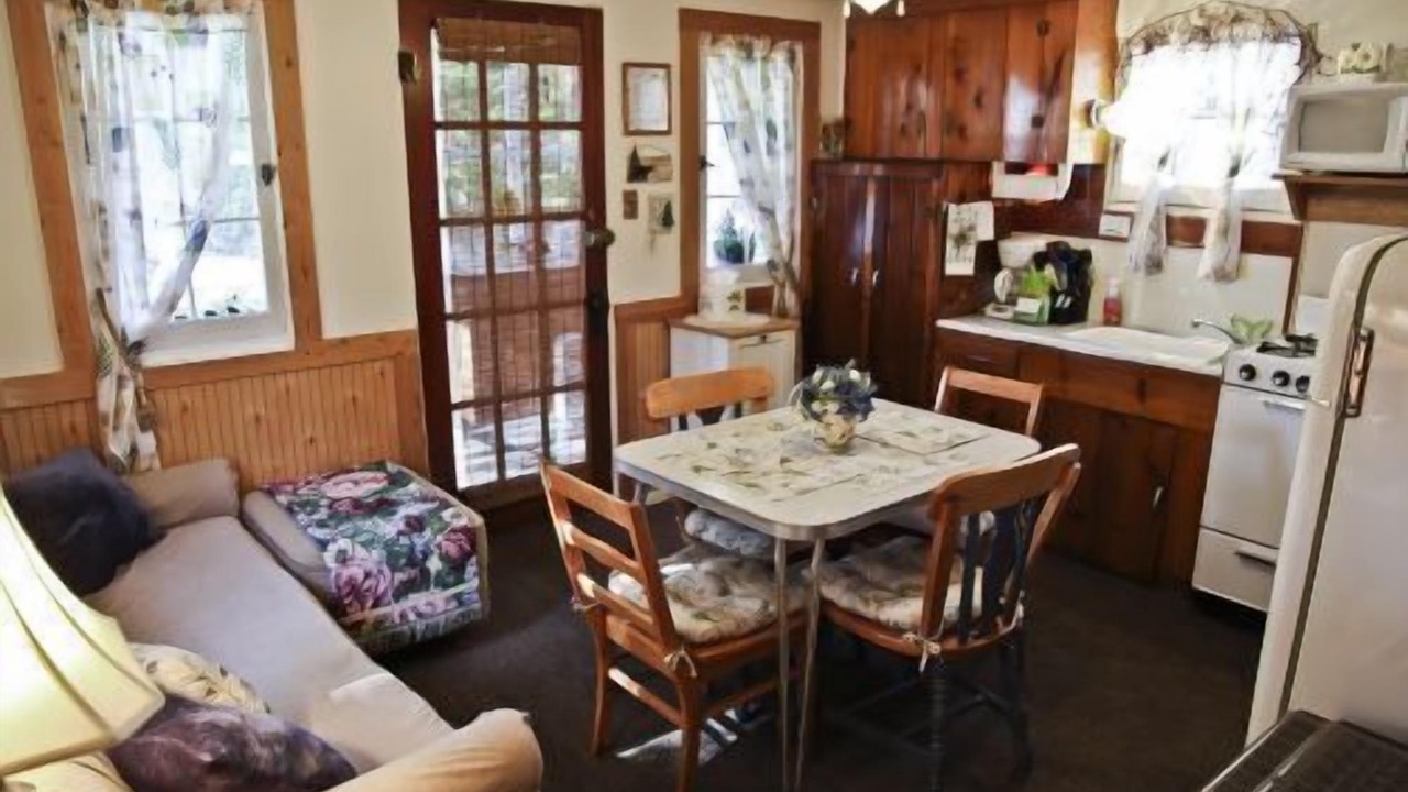 Photo of Bedroom in Carp Lake