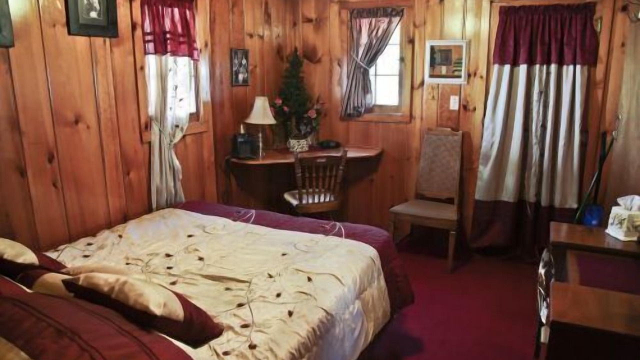 Photo of Bedroom in Carp Lake