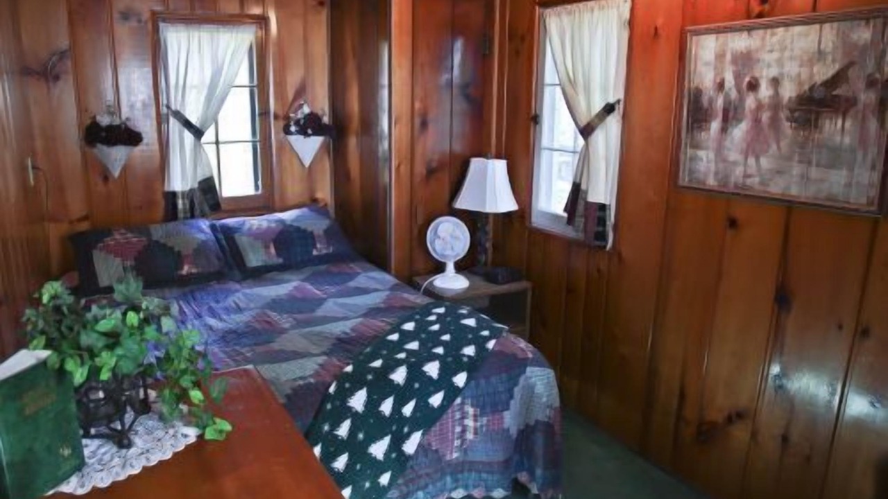 Photo of Bedroom in Carp Lake
