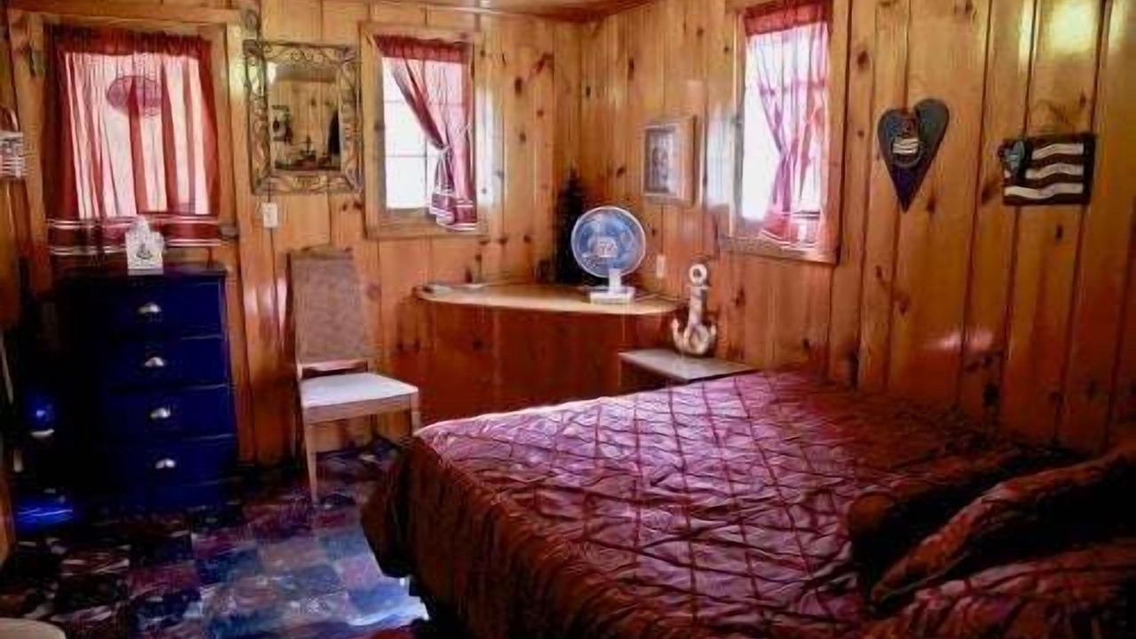 Photo of Bedroom in Carp Lake