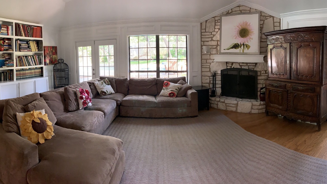Photo of Livingroom in Bee Cave Woods