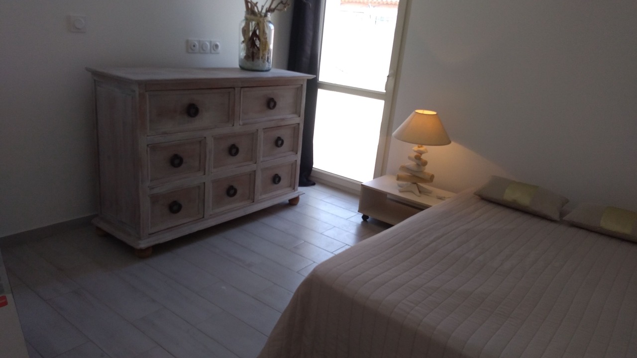Photo of Bedroom in Pont-Saint-Esprit