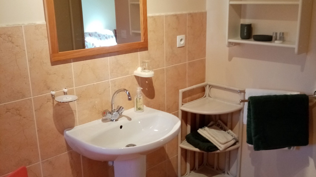 Photo of Bathroom in Gavray