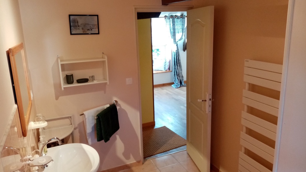 Photo of Bathroom in Gavray