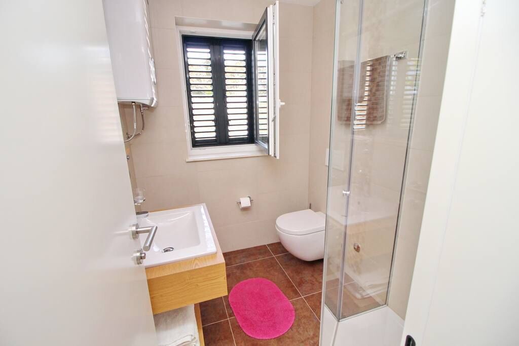 Photo of Bathroom in Drace