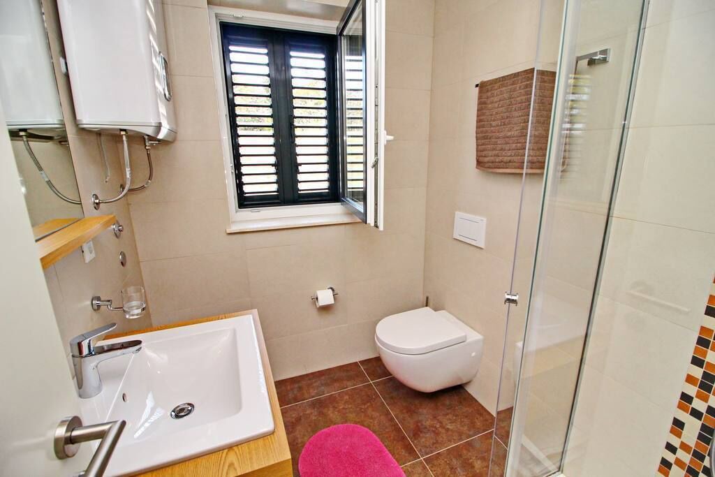 Photo of Bathroom in Drace