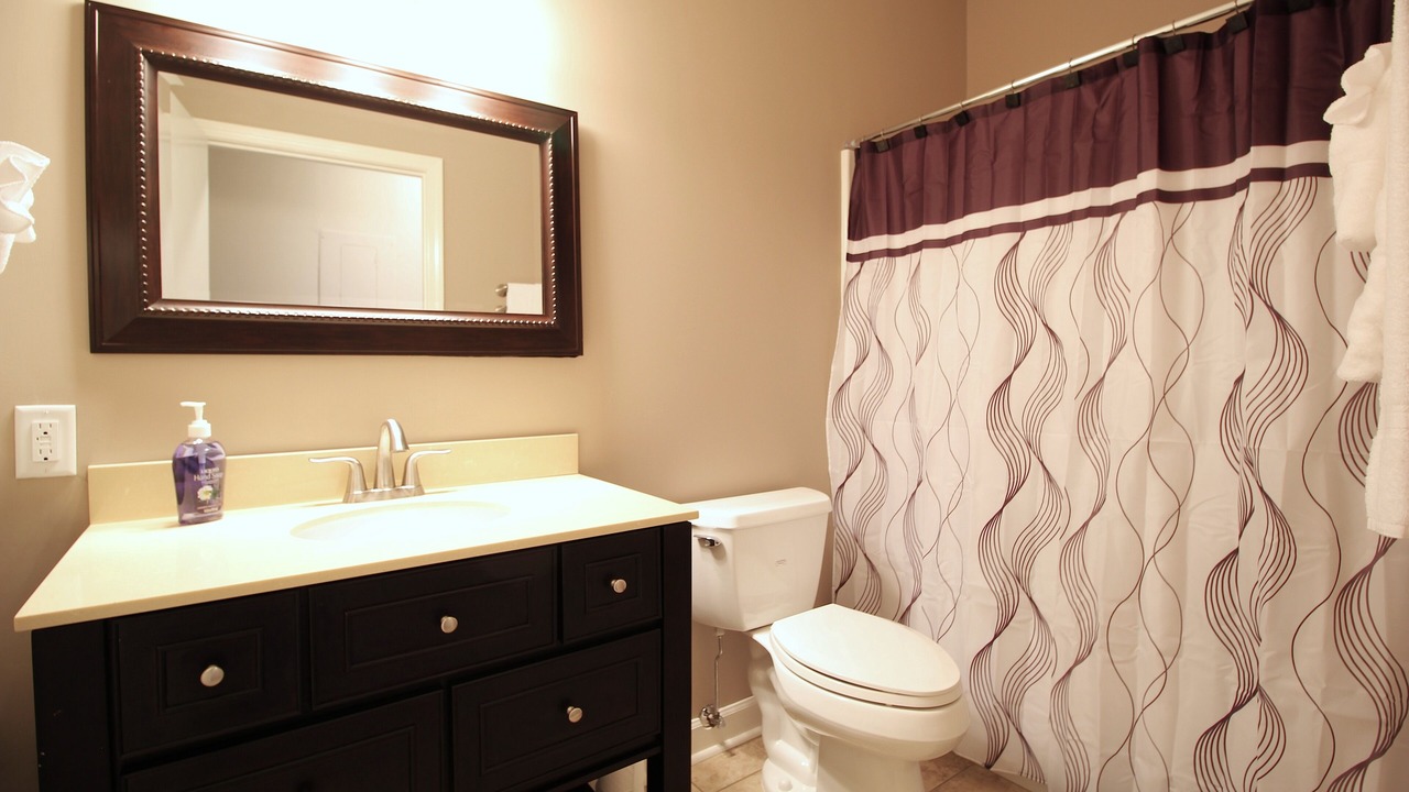 Photo of Bathroom in South Main Historic District
