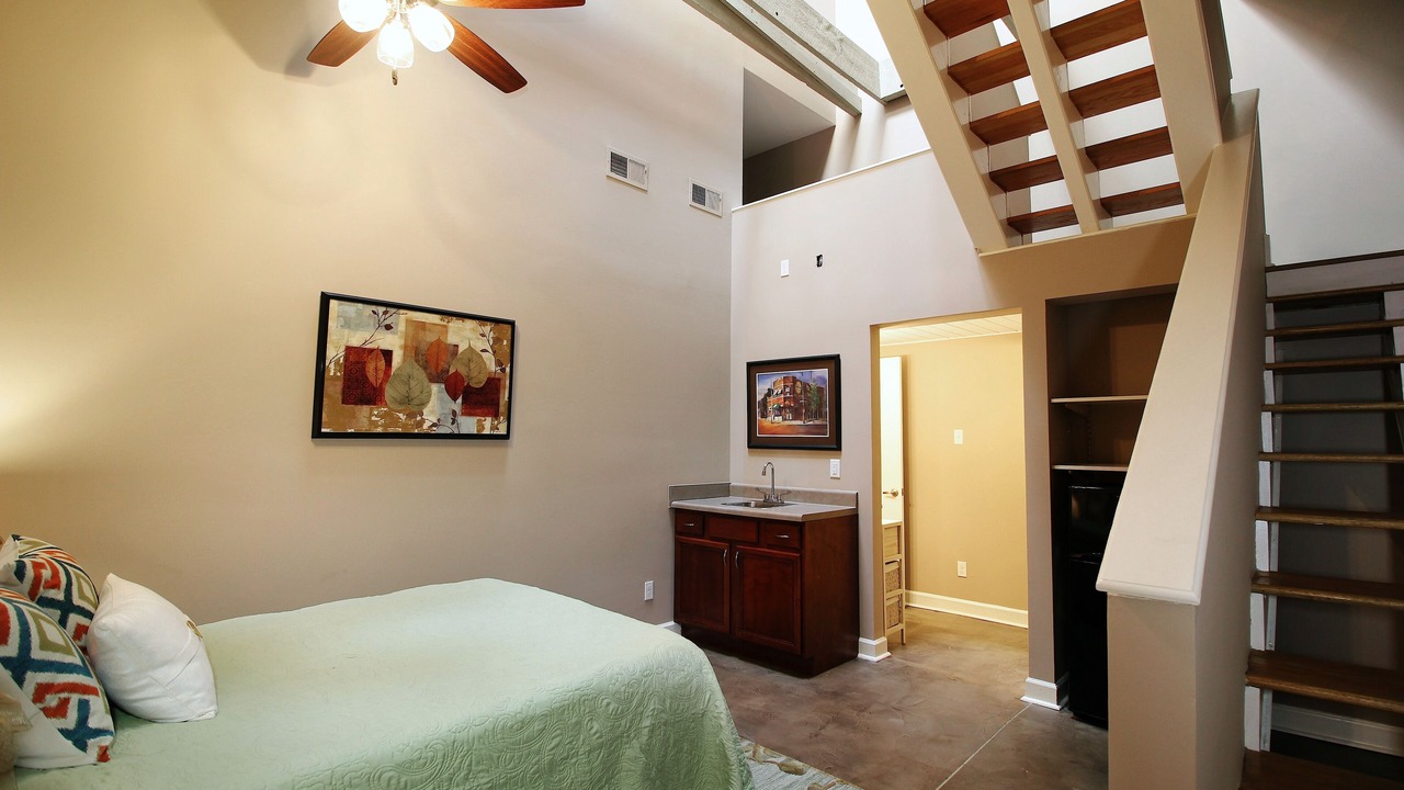 Photo of Bedroom in South Main Historic District