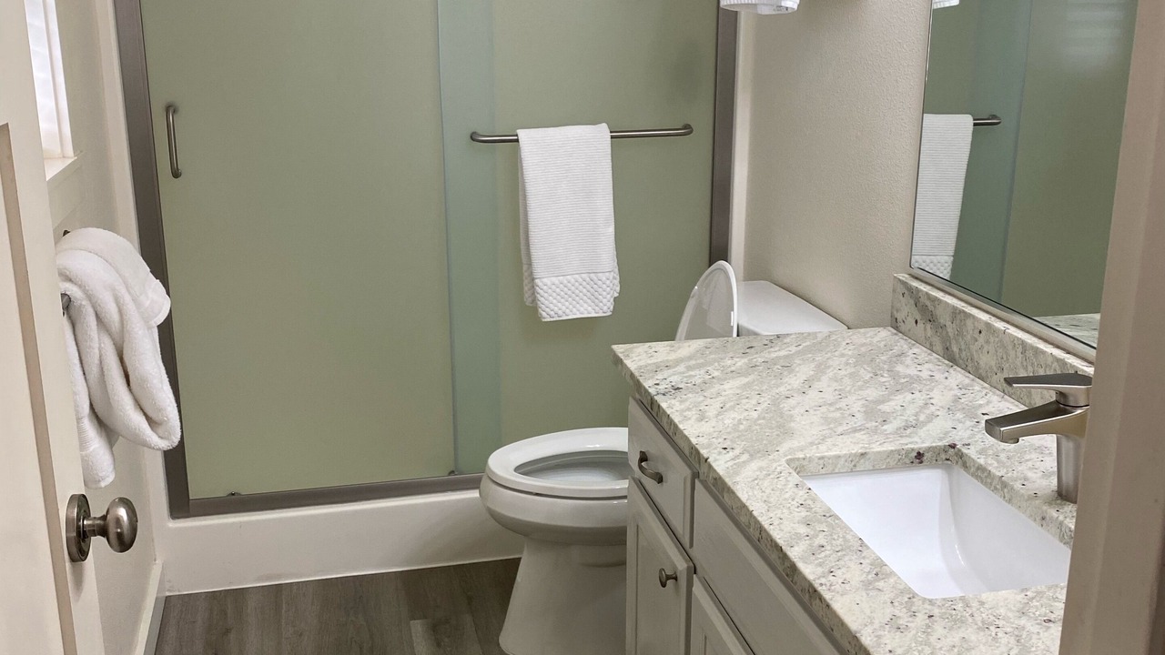 Photo of Bathroom in Sisters