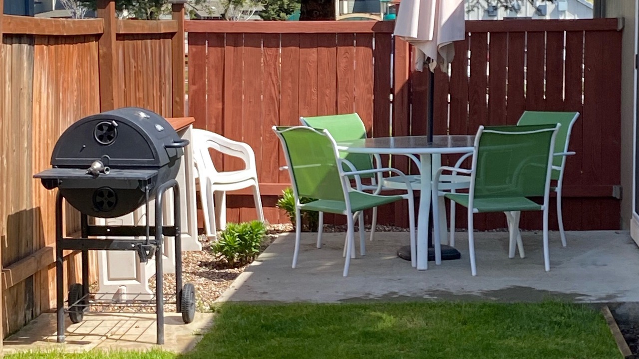 Photo of Others in Sisters