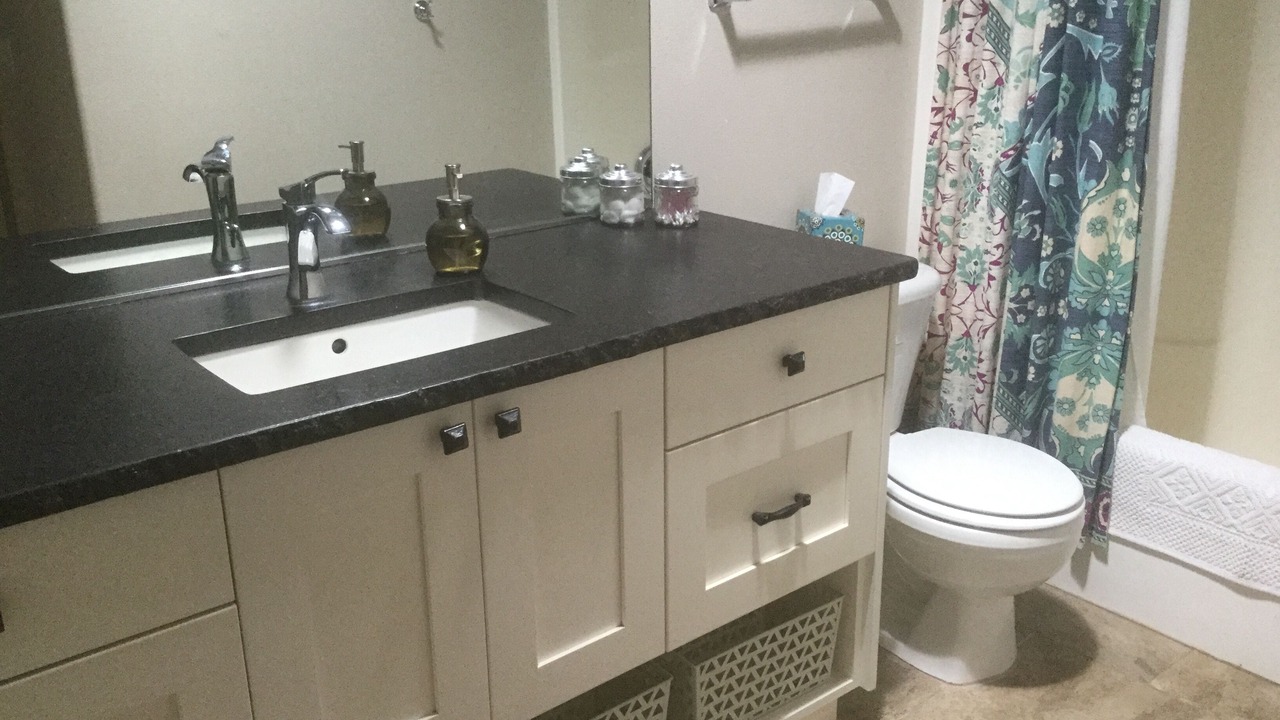 Photo of Bathroom in Sisters