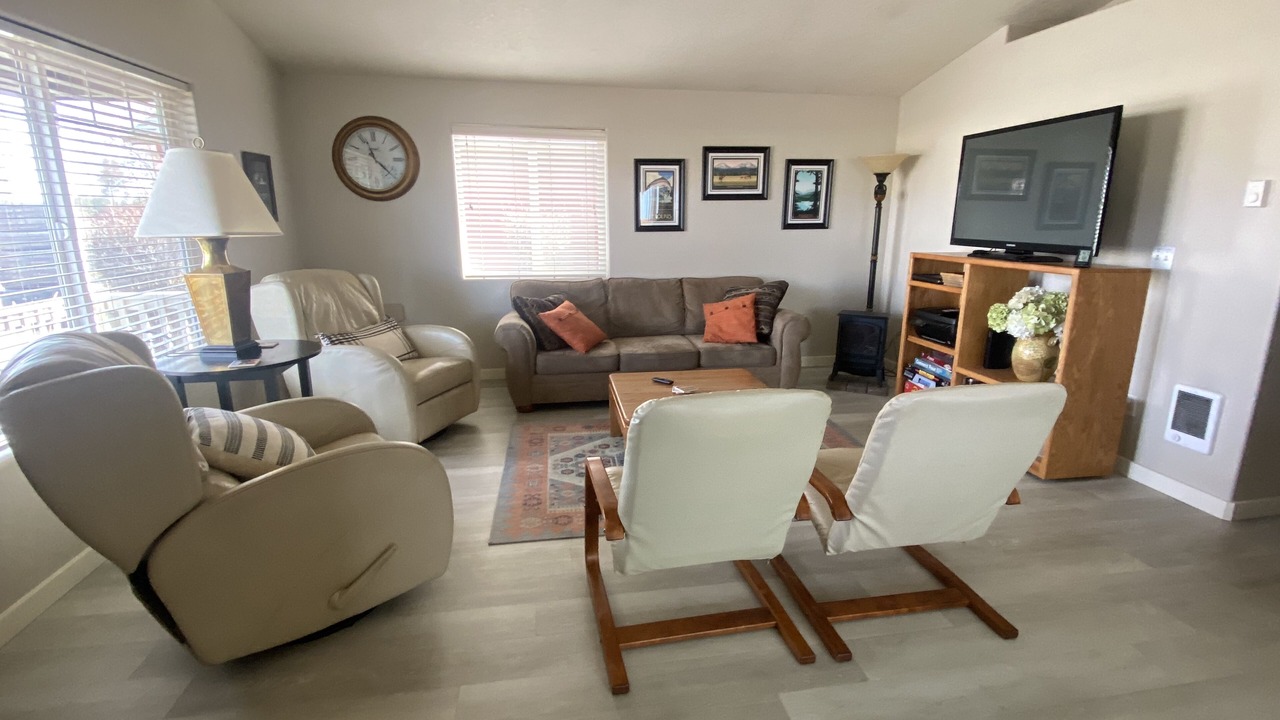 Photo of Livingroom in Sisters