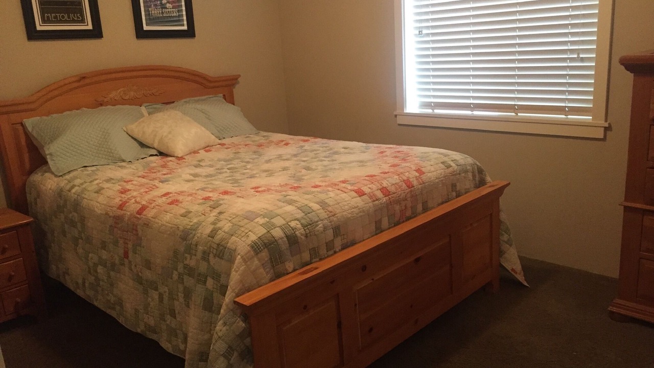 Photo of Others in Sisters