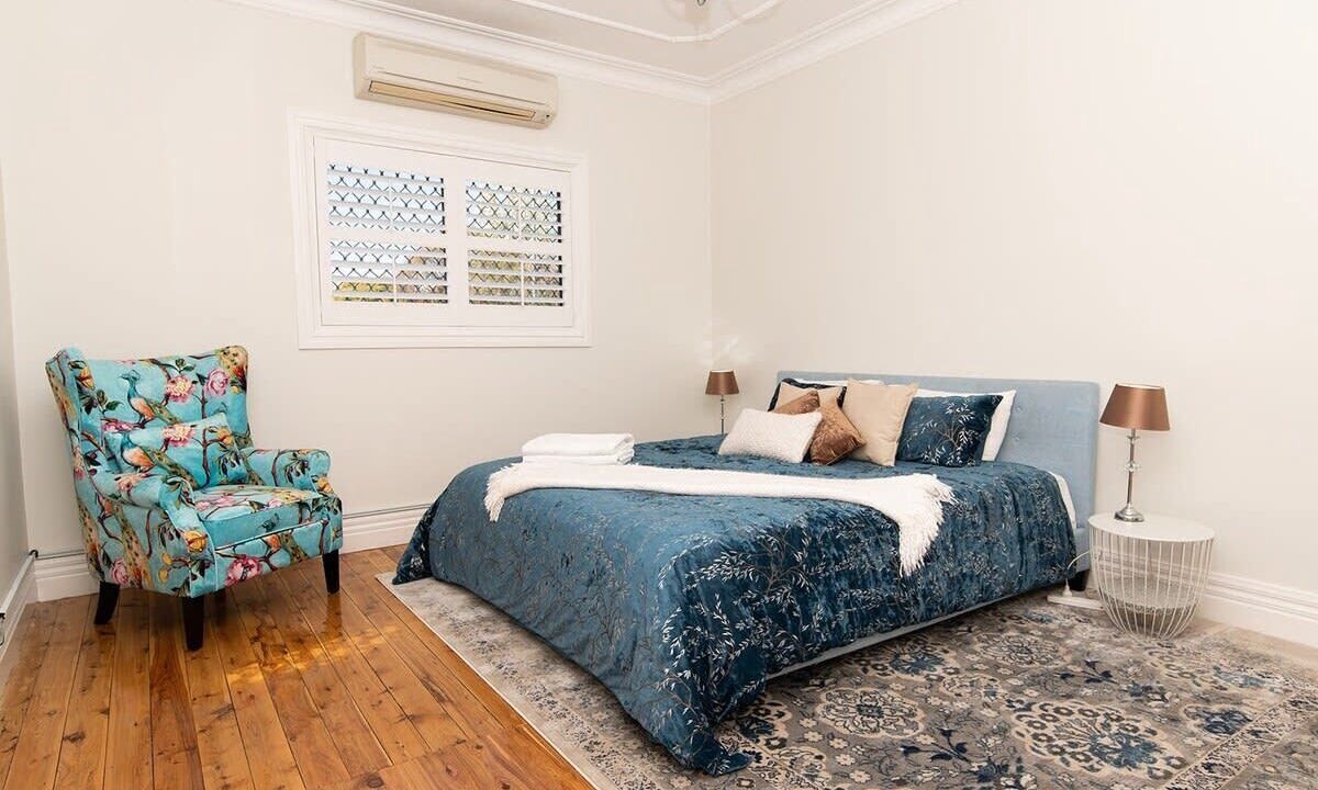 Photo of Bedroom in Orange