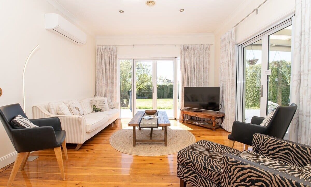 Photo of Livingroom in Orange