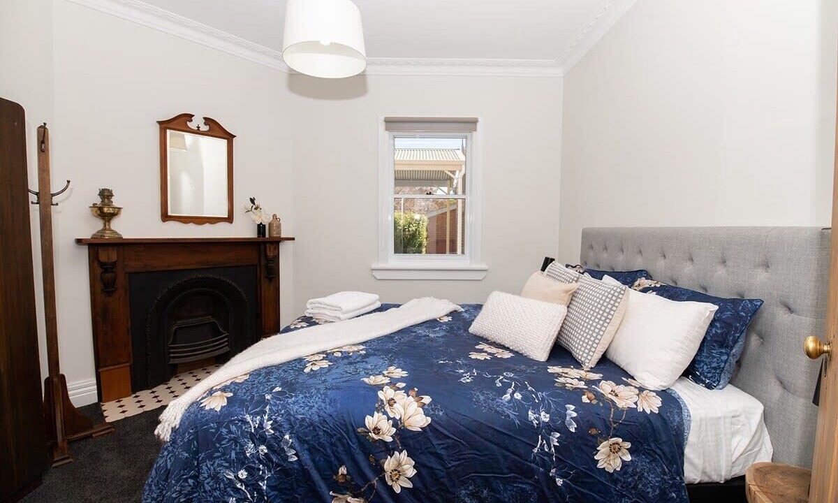 Photo of Bedroom in Orange