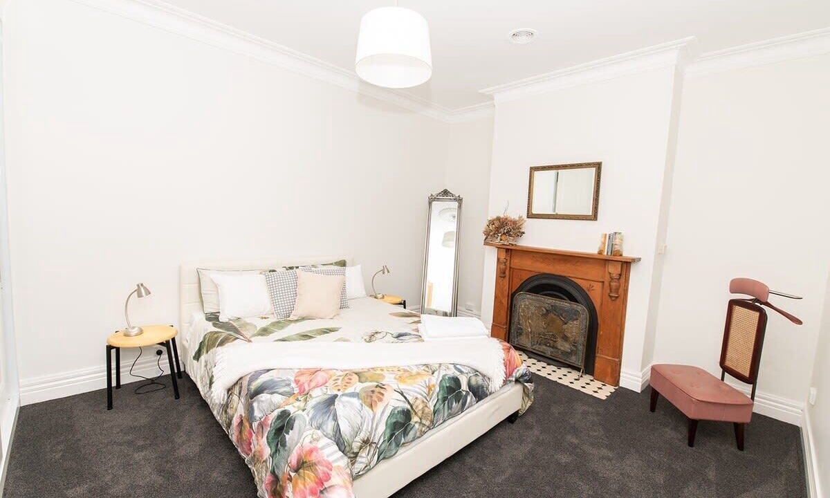 Photo of Bedroom in Orange