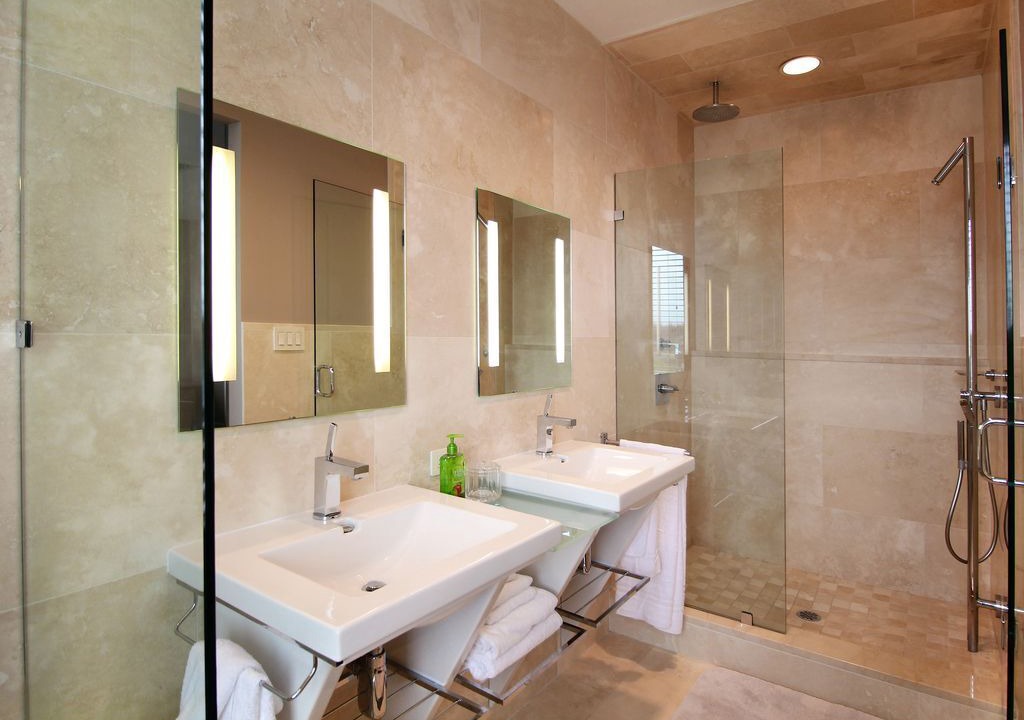 Photo of Bathroom in South Main Historic District