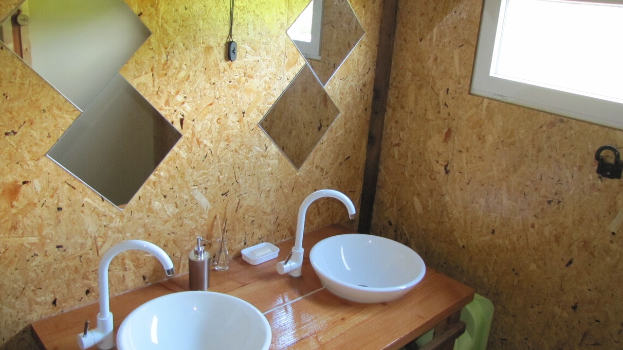Photo of Bathroom in Engravies