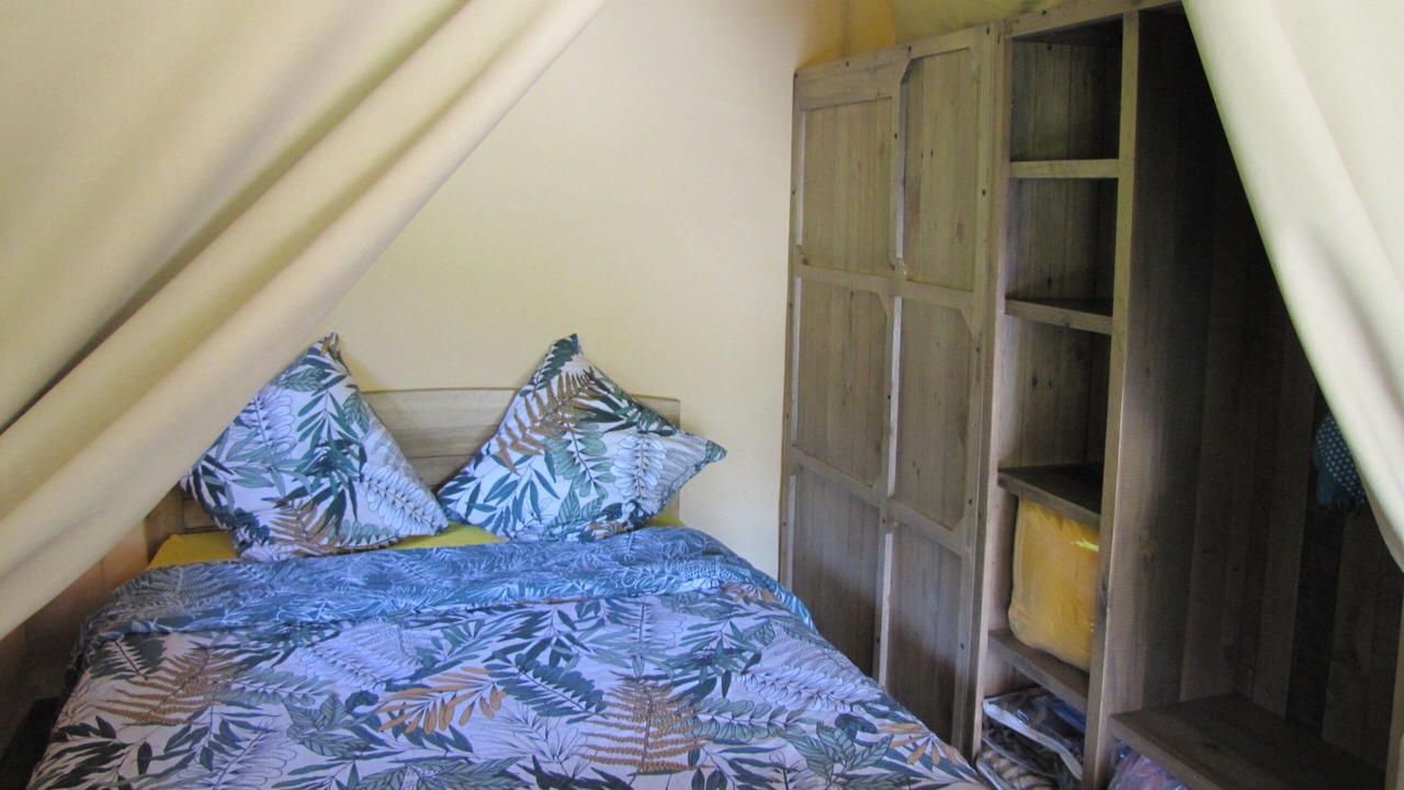 Photo of Bedroom in Engravies