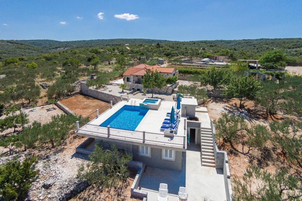 Photo of Outdoor in Mirce