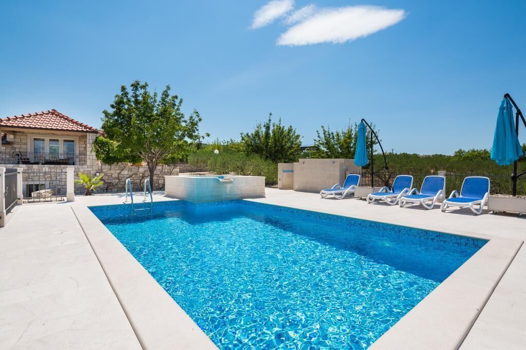 Photo of Outdoor in Mirce