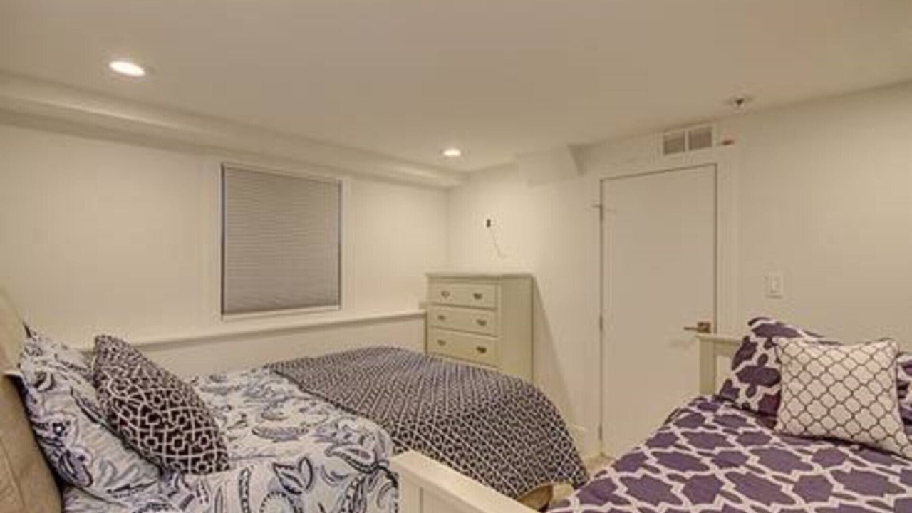 Photo of Bedroom in Lido Beach