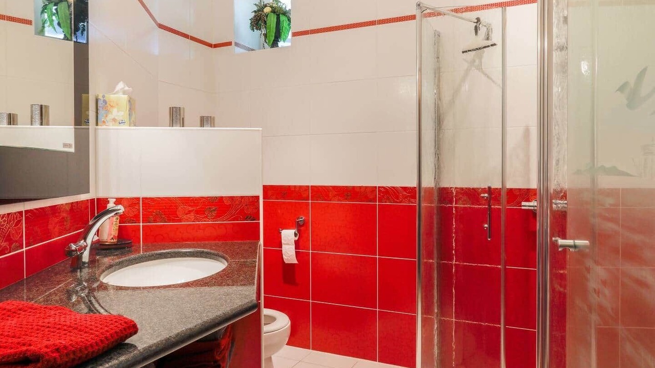 Photo of Bathroom in Continvoir