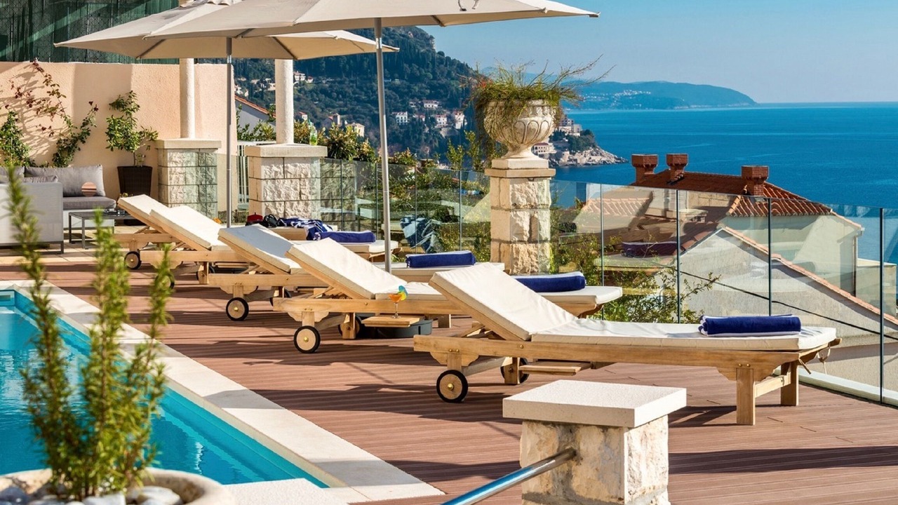 Photo of Others in Ploce