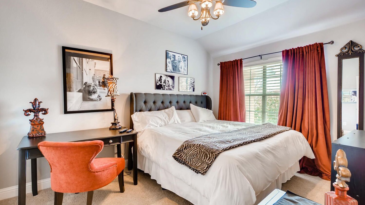 Photo of Bedroom in Las Colinas