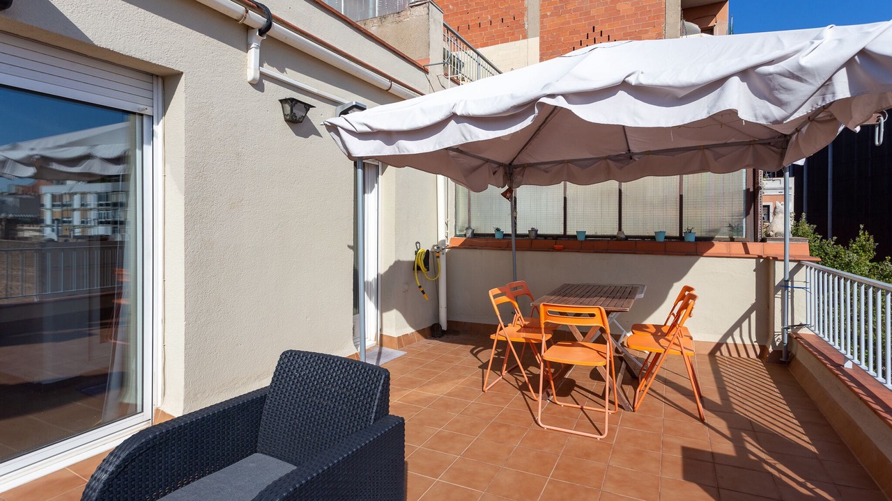 Photo of Outdoor in El Camp de l'Arpa del Clot