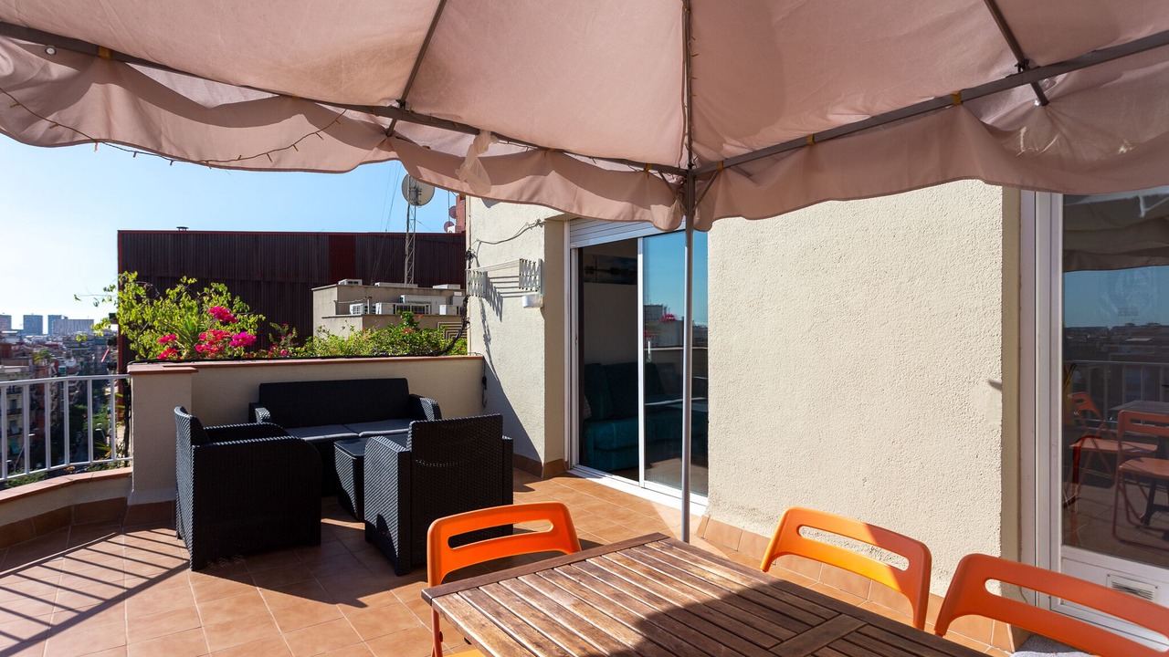 Photo of Outdoor in El Camp de l'Arpa del Clot
