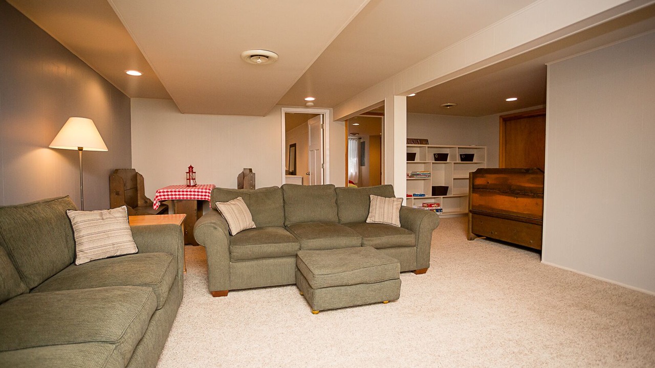 Photo of Livingroom in Grand Beach