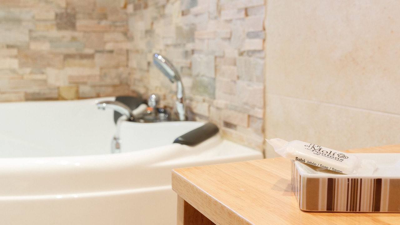 Photo of Bathroom in Pontons
