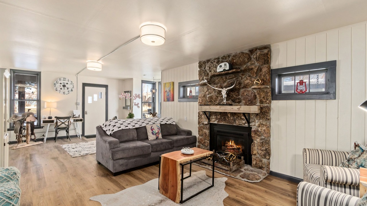 Photo of Livingroom in Saratoga