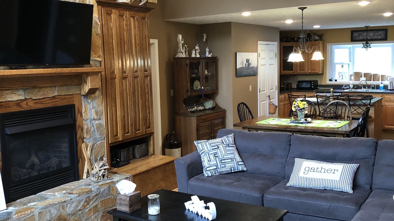 Photo of Livingroom in Peters Creek