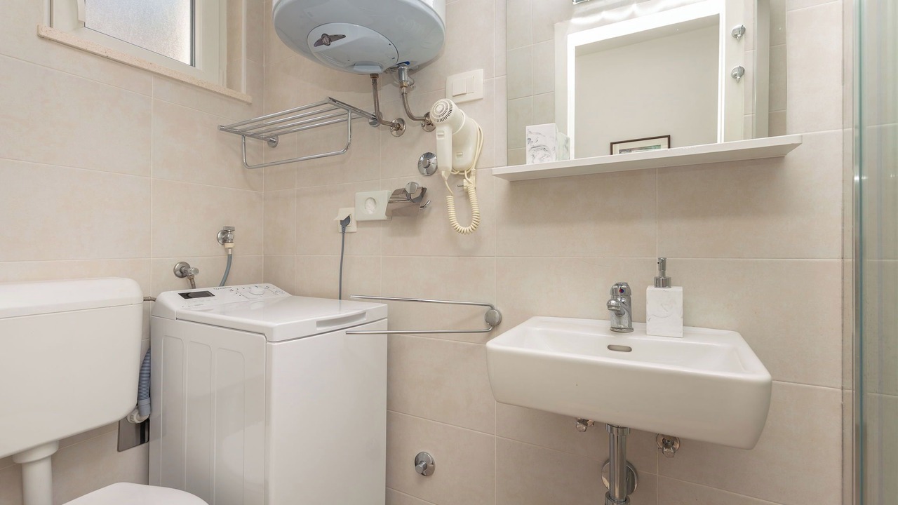 Photo of Bathroom in Pile