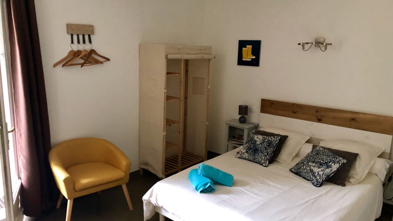 Photo of Bedroom in Maurepas