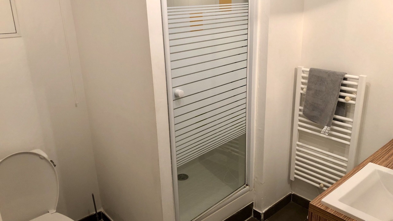 Photo of Bathroom in Maurepas