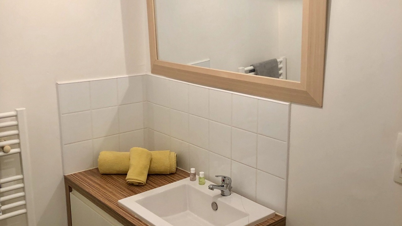 Photo of Bathroom in Maurepas