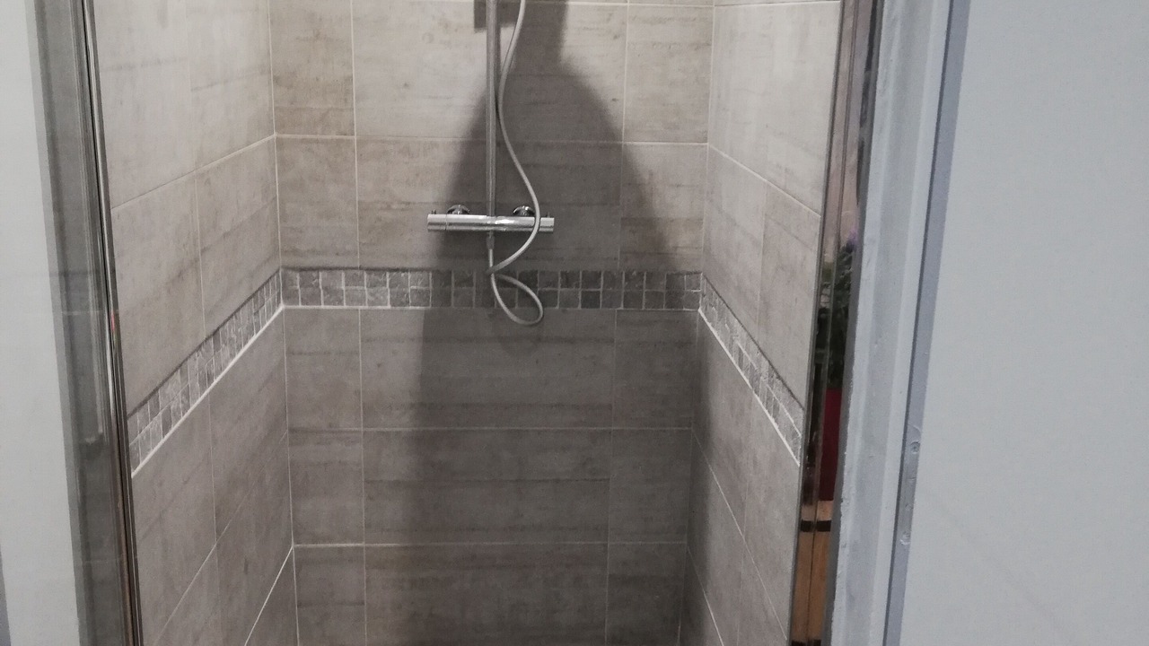 Photo of Bathroom in Saint Alban Auriolles