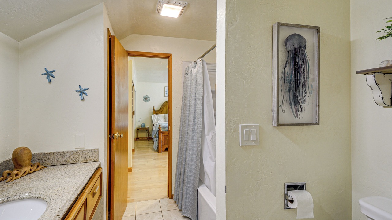 Photo of Bathroom in Potlatch