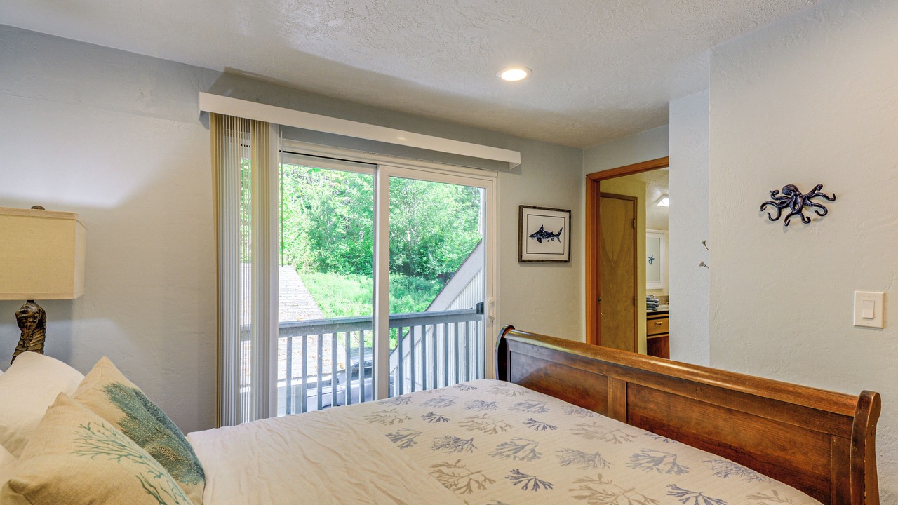 Photo of Bedroom in Potlatch