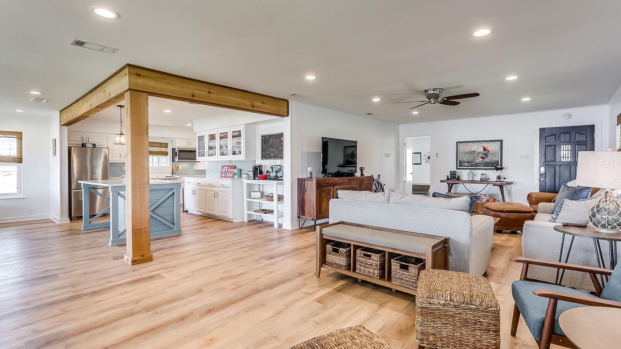 Photo of Livingroom in Graford