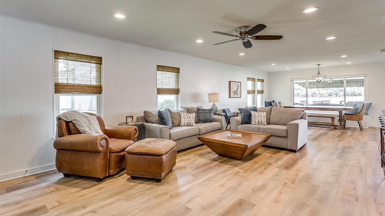 Photo of Livingroom in Graford